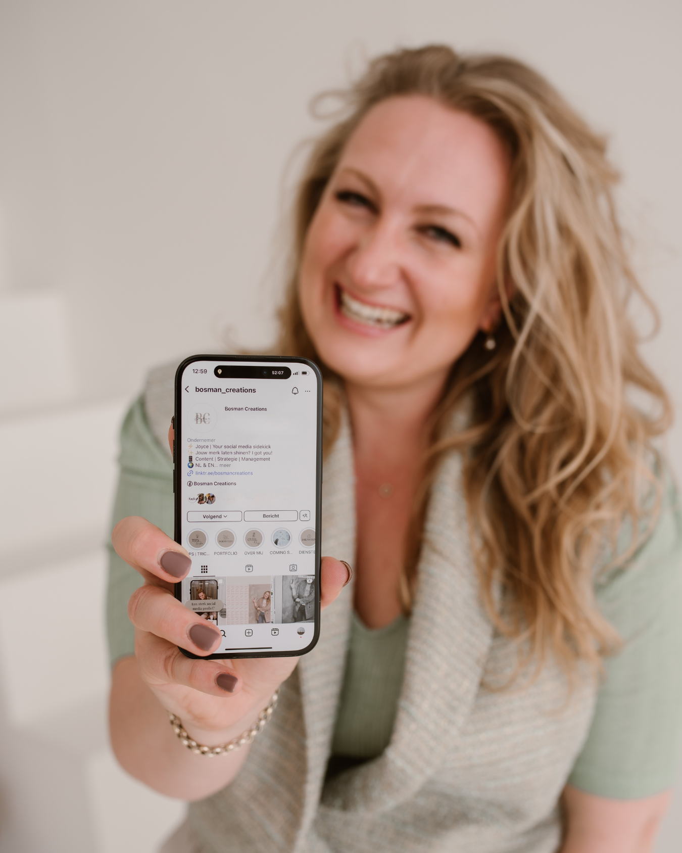 Bosman Creations met mobiel, Instagram open | Blog over de kracht van hashtags